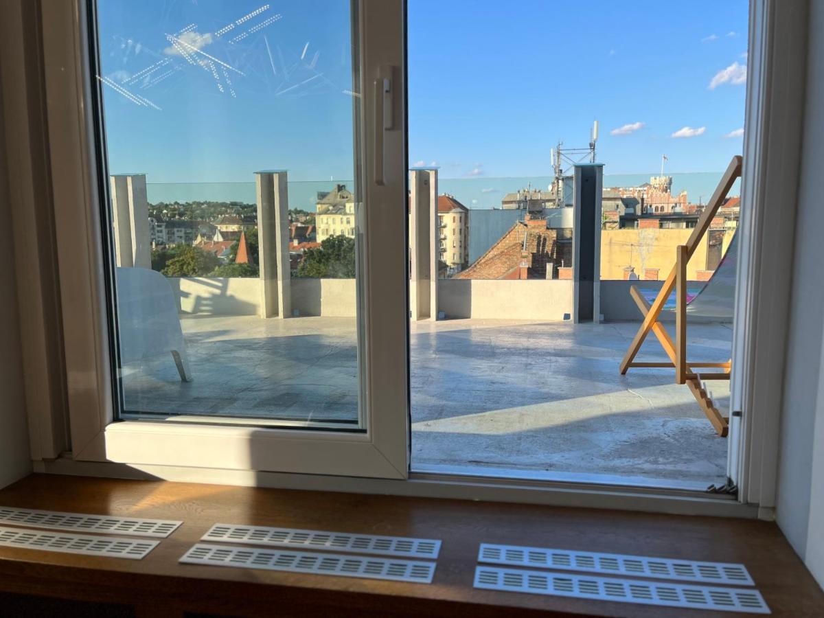 Lejlighed Luxury Penthouse With Giga Terrace In Buda Center *